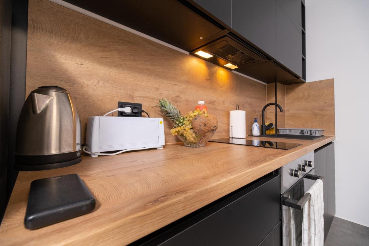 Chic 1Br Apartment With Balcony In พลอฟดิฟ ภายนอก รูปภาพ