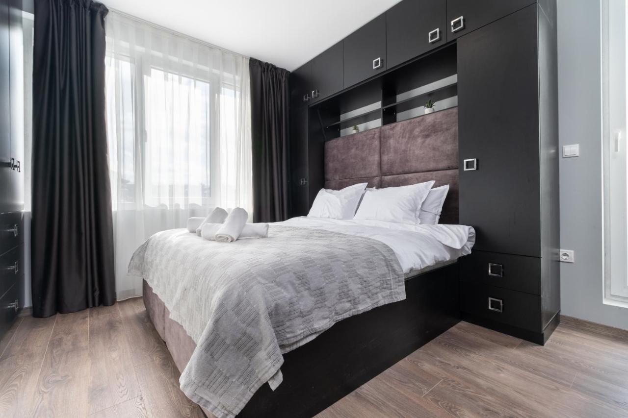 Chic 1Br Apartment With Balcony In พลอฟดิฟ ภายนอก รูปภาพ