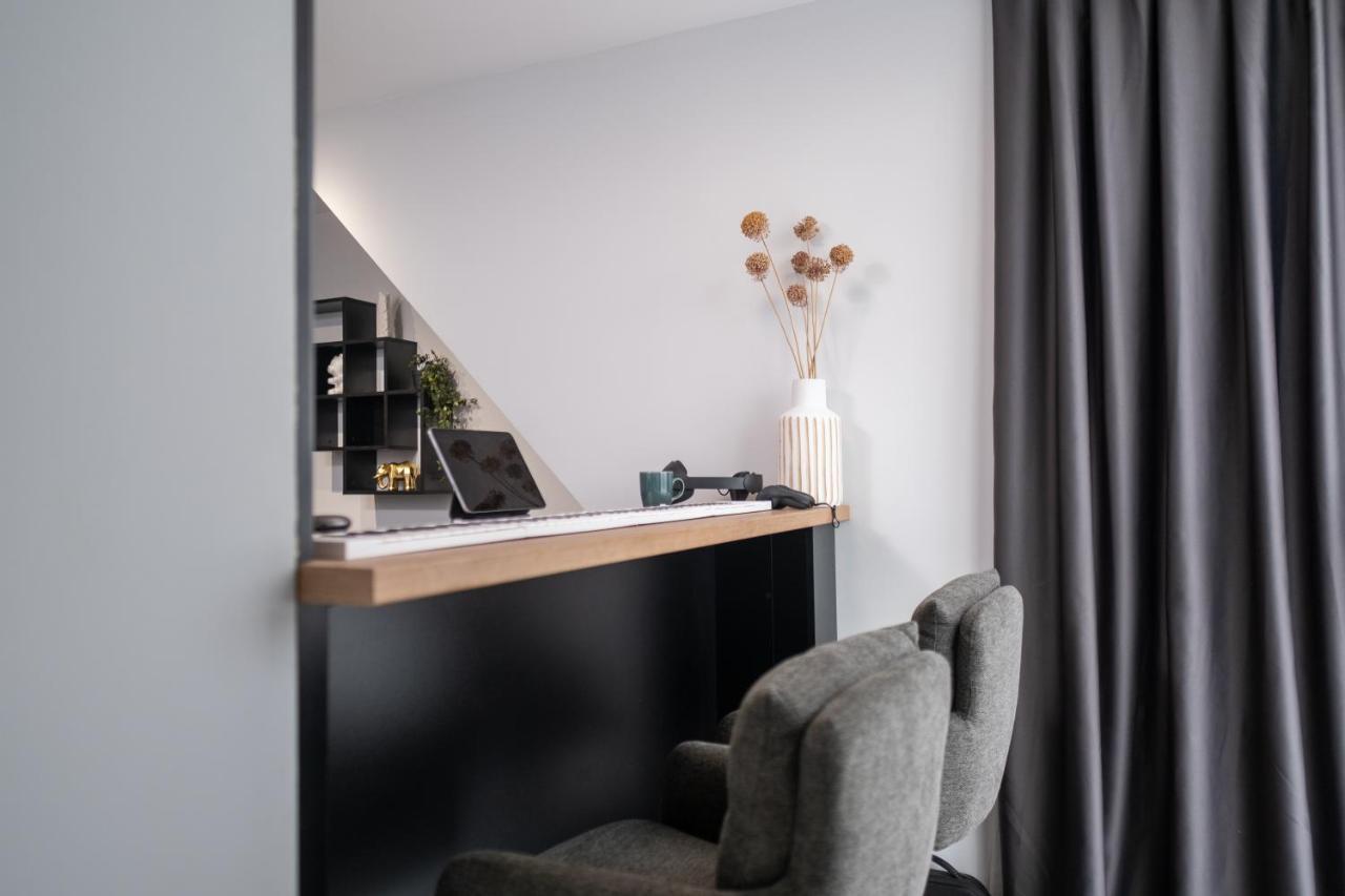 Chic 1Br Apartment With Balcony In พลอฟดิฟ ภายนอก รูปภาพ