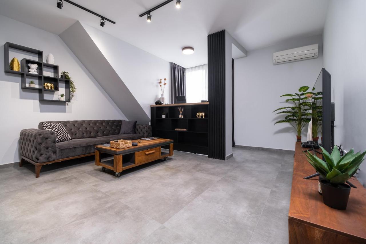 Chic 1Br Apartment With Balcony In พลอฟดิฟ ภายนอก รูปภาพ